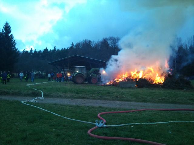 Read more about the article Osterfeuer in Hirschbach